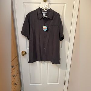 Columbia Short Sleeve Shirt With UPF 15 Protection Size Large NWT